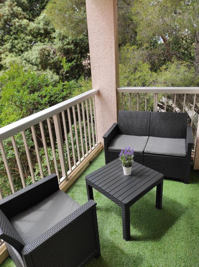 Charmant Studio Climatise 24 M2 Terrasse A 100M De La Plage Saint-Mandrier-sur-Mer Bagian luar foto