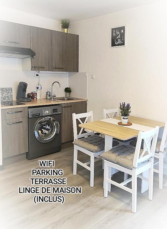 Charmant Studio Climatise 24 M2 Terrasse A 100M De La Plage Saint-Mandrier-sur-Mer Bagian luar foto